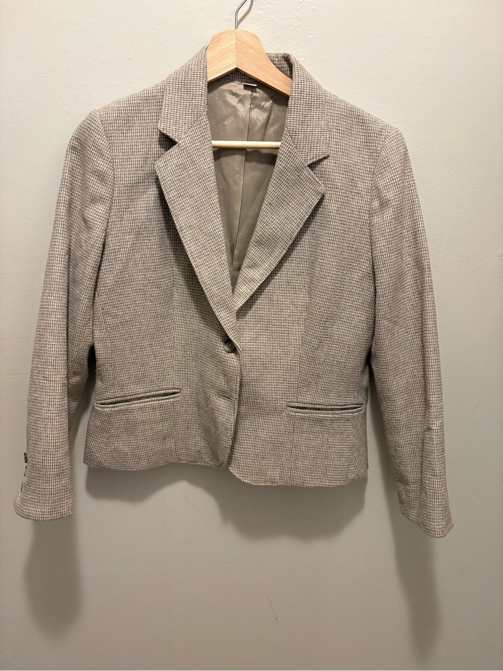Vintage Herrringbone Beige Skirt Suit Size 2